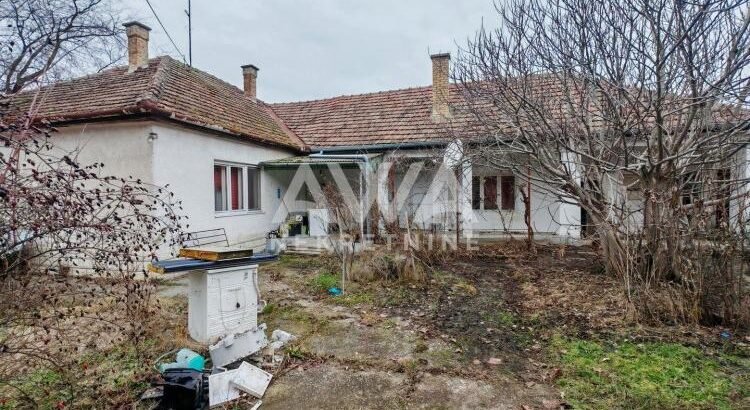 Bezdan, centar – kuća 249m², plac 682m², može kao dva stana