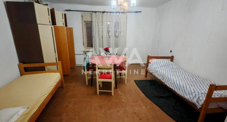 Bezdan, centar – kuća 249m², plac 682m², može kao dva stana
