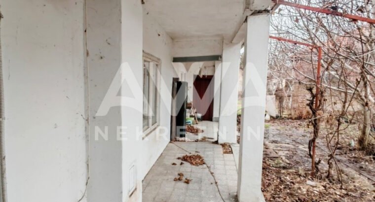 Bezdan, centar – kuća 249m², plac 682m², može kao dva stana