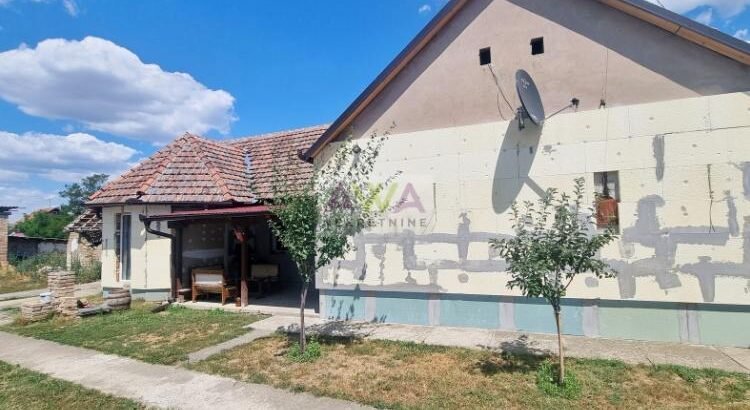 Bogojevo – Veliki plac, svetao dnevni boravak i prilika za mirniji život